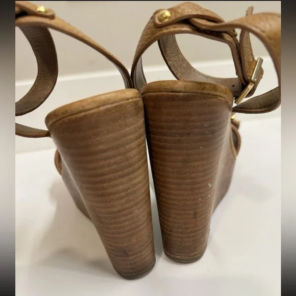 Tory Burch Elina Wedge Heel‎ Sandals Ankle Strap Gold Logo | Tan | Size 5.5 - Picture 5 of 7